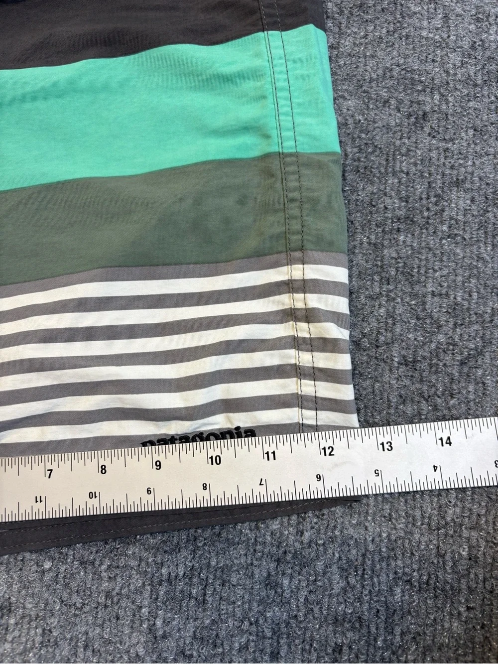 Patagonia Wavefarer Board Shorts Men’s 36 Teal Stripe Swim Trunks 8.5